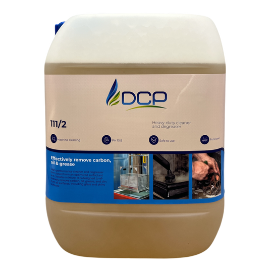 High-performance cleaner and degreaser formulated from an optimized surfactant and chelates mixture