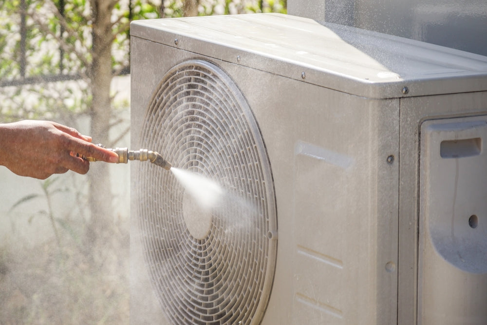 Heat pump cleaning process for efficient maintenance and performance